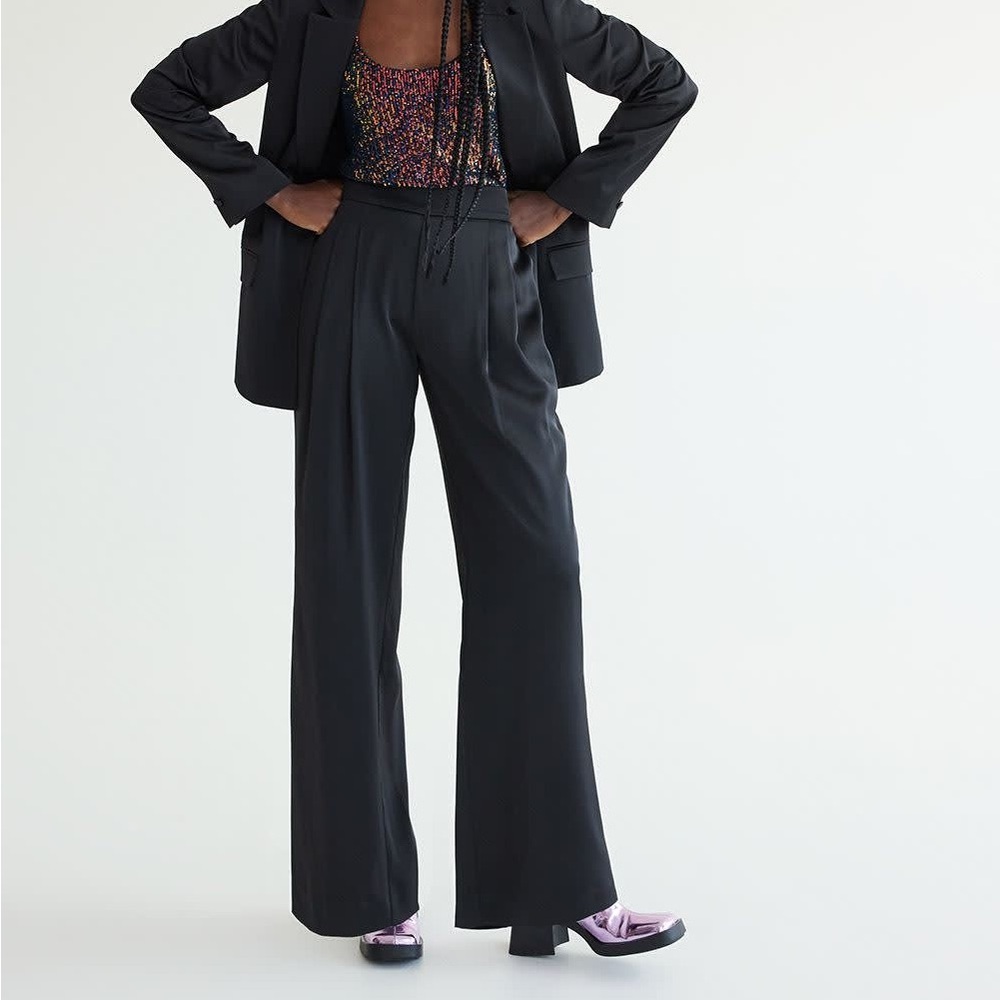 Silky soft black Wide-Leg Pants